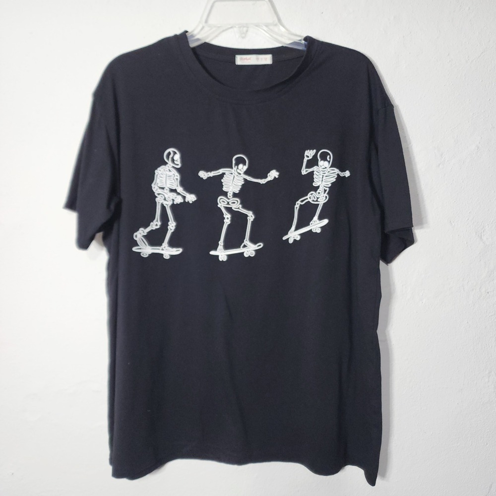 Romwe Skeleton Skateboard Graphic Tee Size S Black Cotton Blend Streetwear Shirt